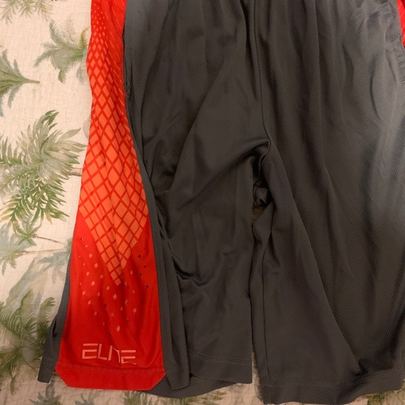 COPY - men’s nike athletic shorts - Picture 3 of 3